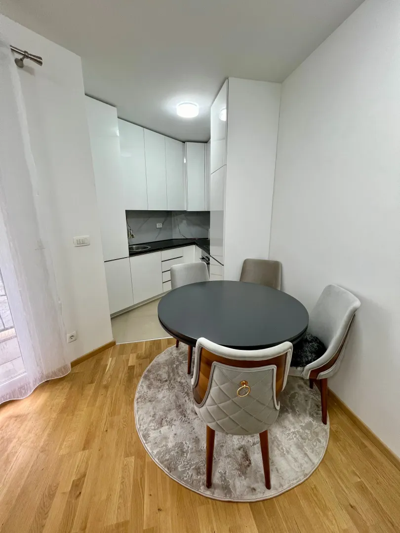 Izdavanje, dvosoban stan, 56m², Stara Varoš, Podgorica