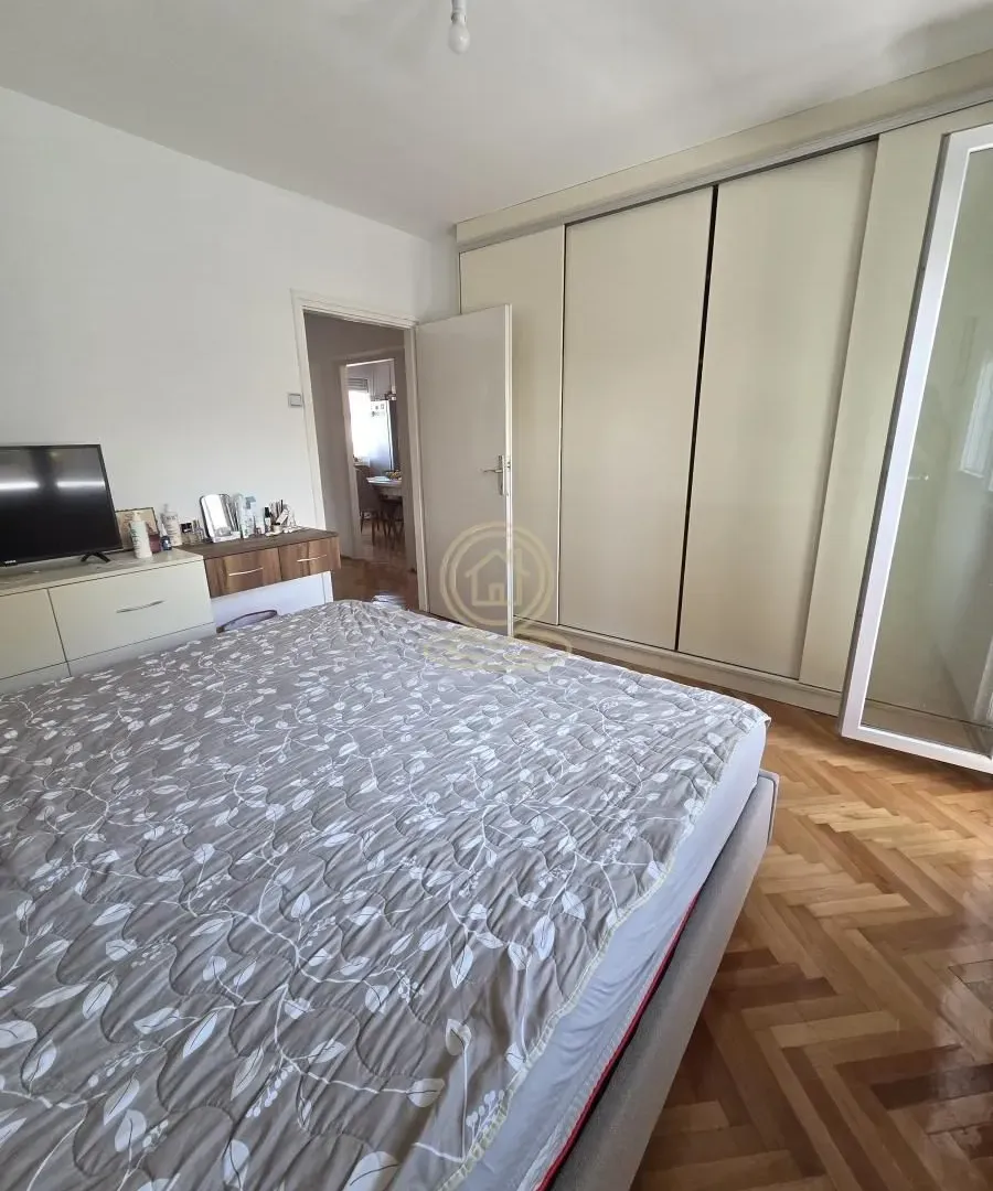 Prodaja, trosoban stan, 75m², Medijana, Niš
