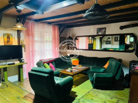 Sale, house, 340m², Knić, Srbija - image 12