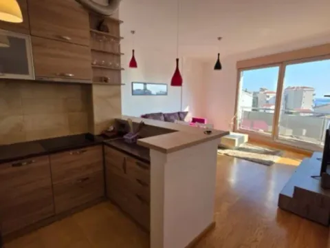 Rent, two bedroom apartment, 70m², Bečići, Budva