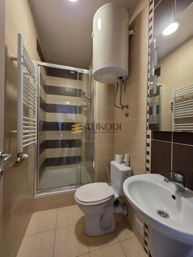 Prodaja, četvorosoban stan, 90m², Adamovićevo Naselje, Novi Sad Sve Podlokacije