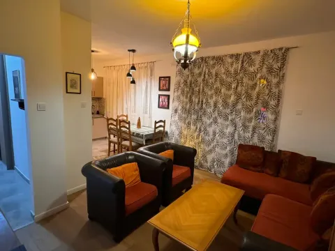 Izdavanje, stan, 87m², Tivat, Crna Gora - image 4