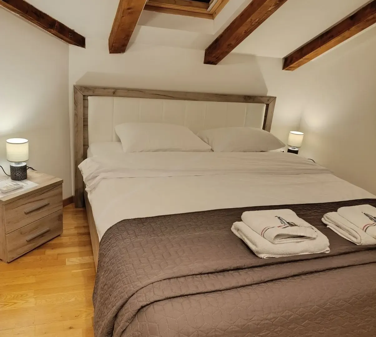 Rent, two bedroom apartment, 88m², Kalimanj, Tivat