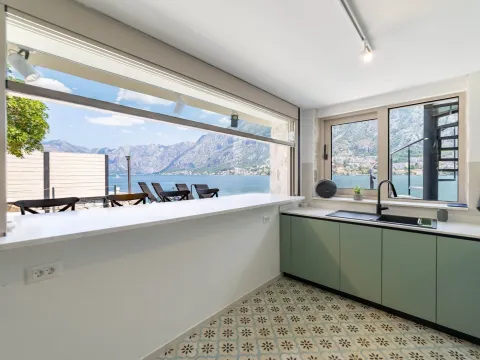 Prodaja, kuća, 183m², Muo, Kotor - image 9