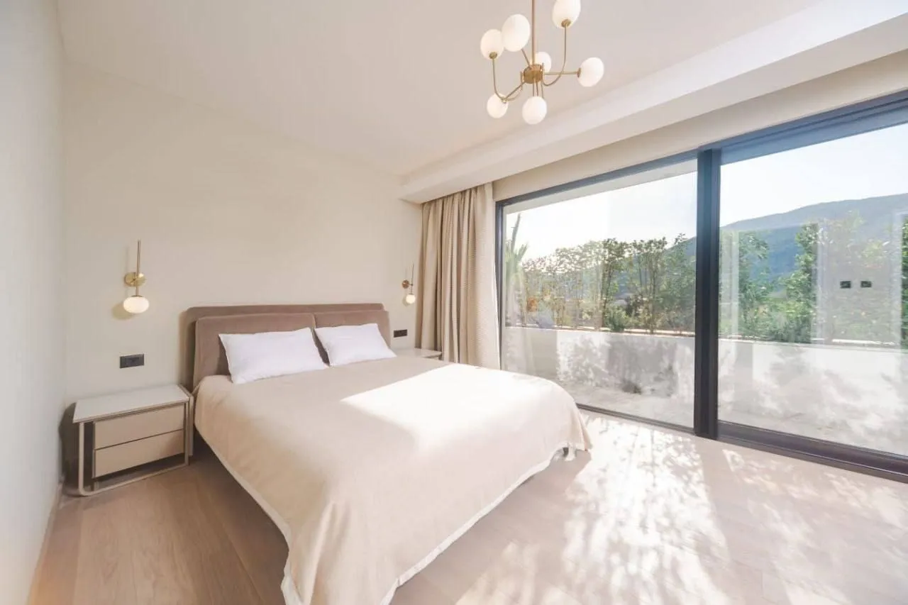 Sale, three bedroom apartment, 170m², Lastva Grbaljska, Kotor