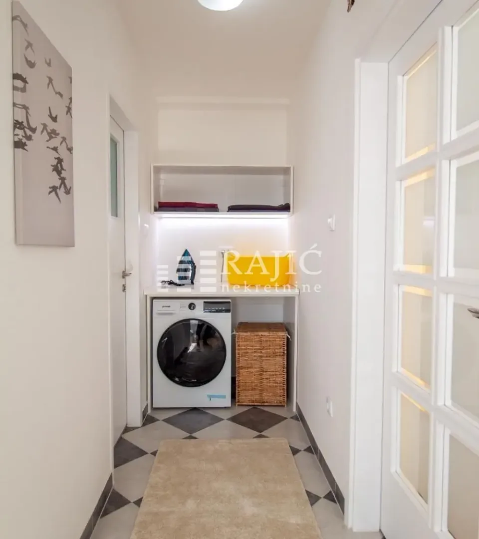 Rent, three bedroom apartment, 65m², Stari Grad, Beograd