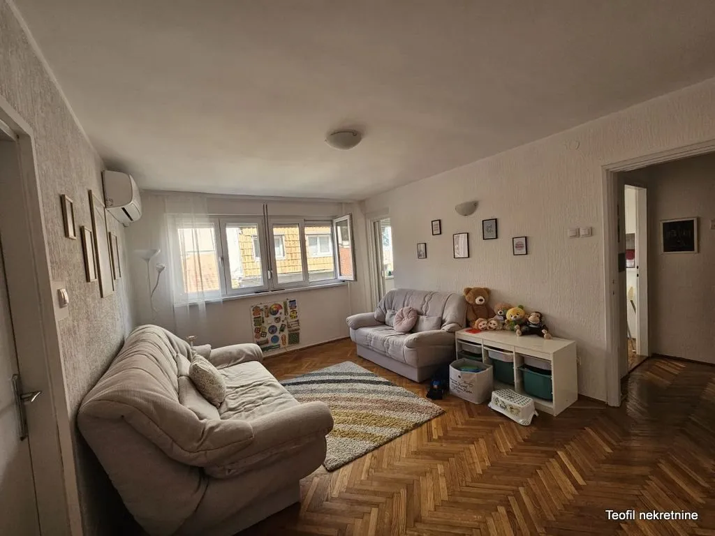 Prodaja, dvosoban stan, 65m², Banovo Brdo, Beograd