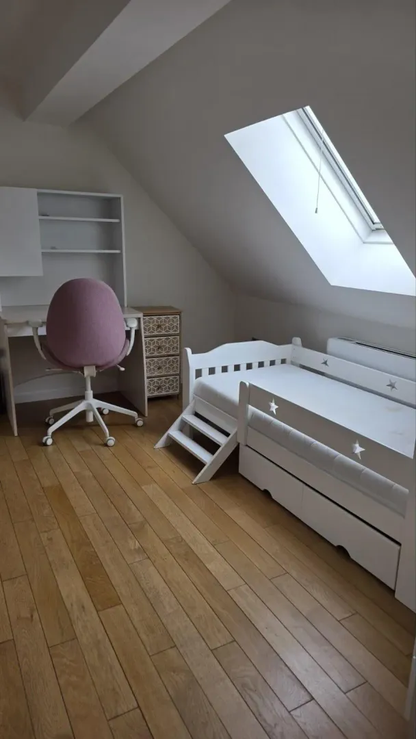 Izdavanje, trosoban stan, 130m², Bogoslovija, Palilula Sve Podlokacije