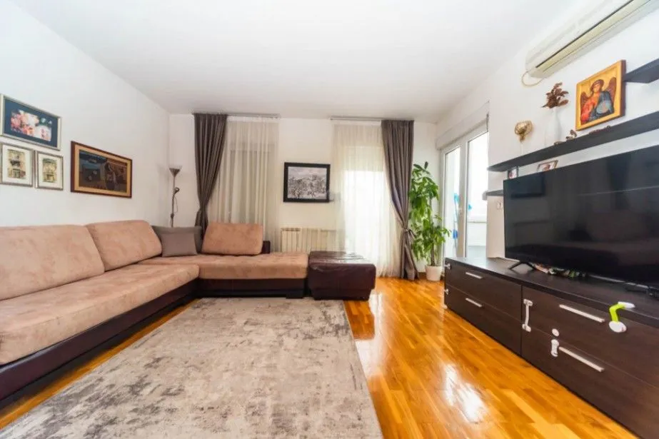 Prodaja, trosoban stan, 96m², Vezirov Most, Podgorica