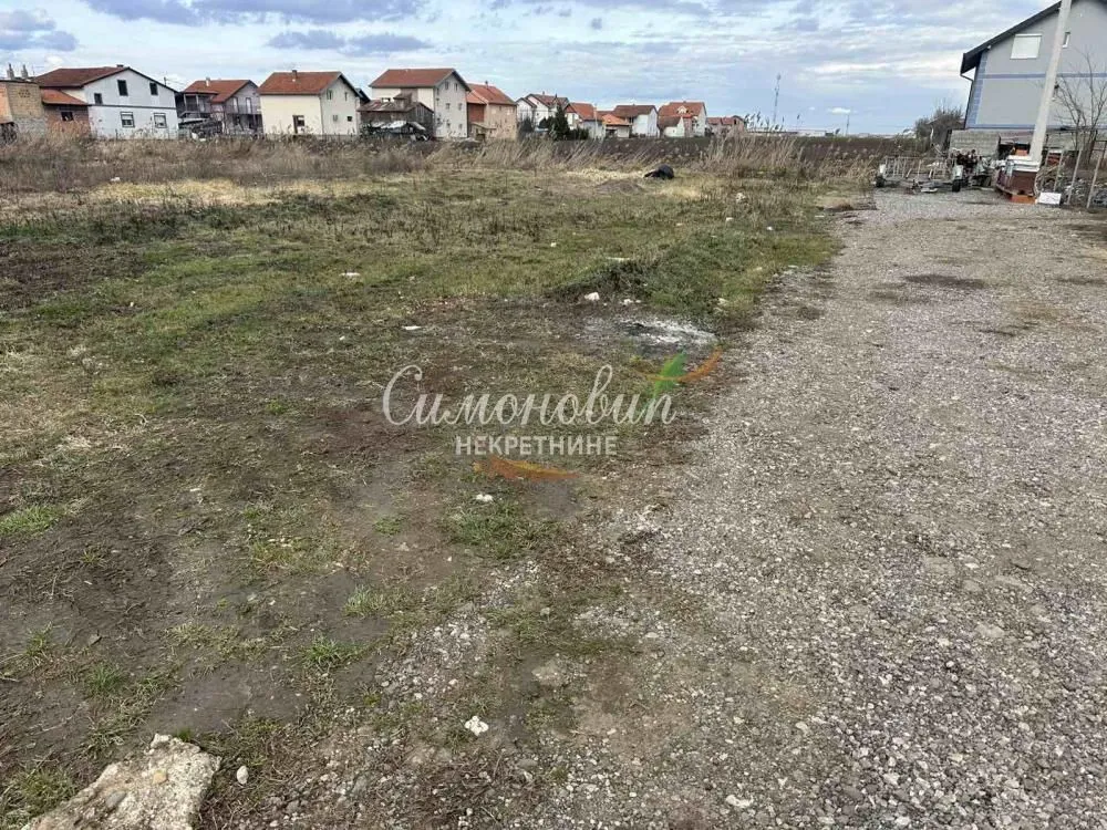 Prodaja, plac, 1100m², Zemun Ugrinovci, Zemun Sve Podlokacije