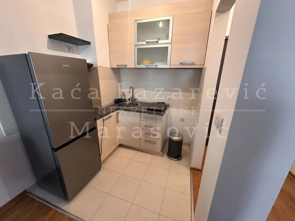 Prodaja, dvosoban stan, 40m², Kluz, Zvezdara Sve Podlokacije