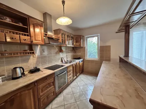 Rent, two bedroom apartment, 100m², Tivat, Crna Gora - image 5