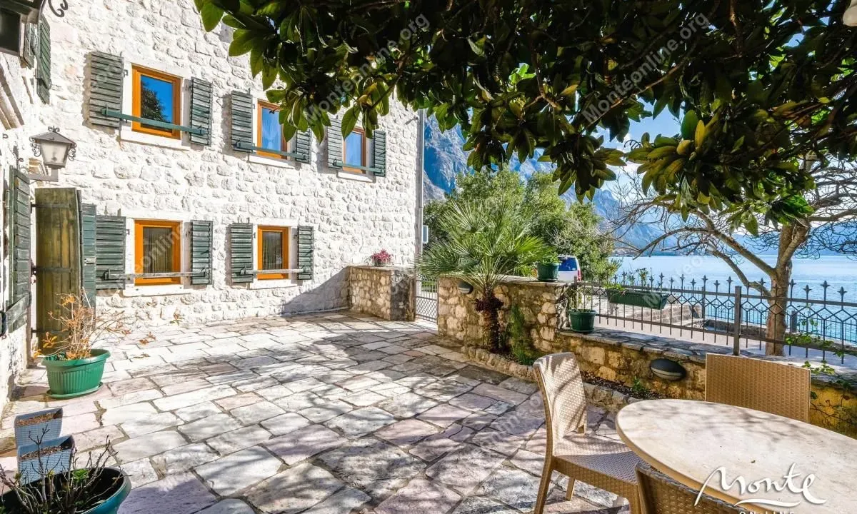 Prodaja, kuća, 500m², Orahovac, Kotor