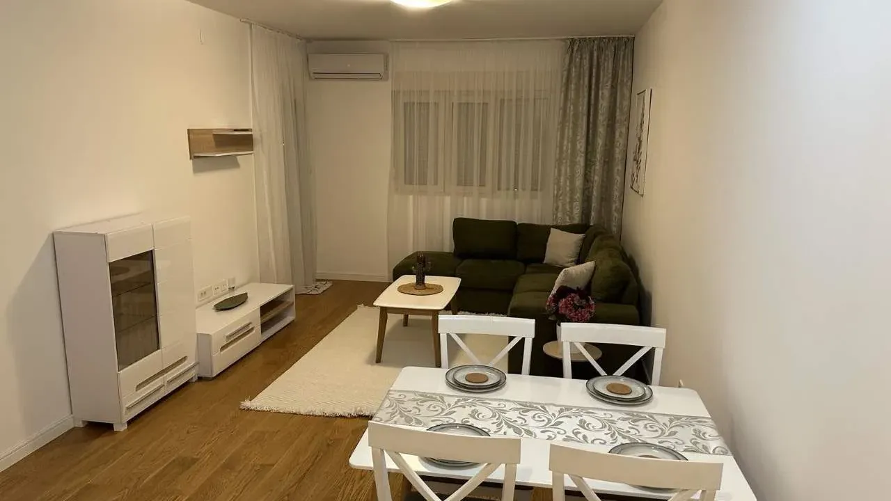 Izdavanje, jednosoban stan, 49m², Podgorica, Crna Gora