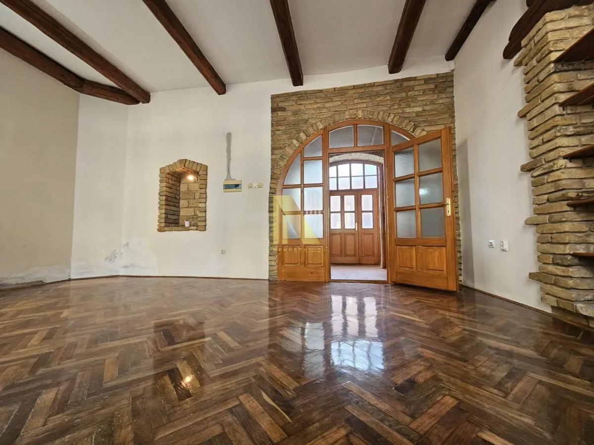 Prodaja, stan, 252m², Centar, Subotica