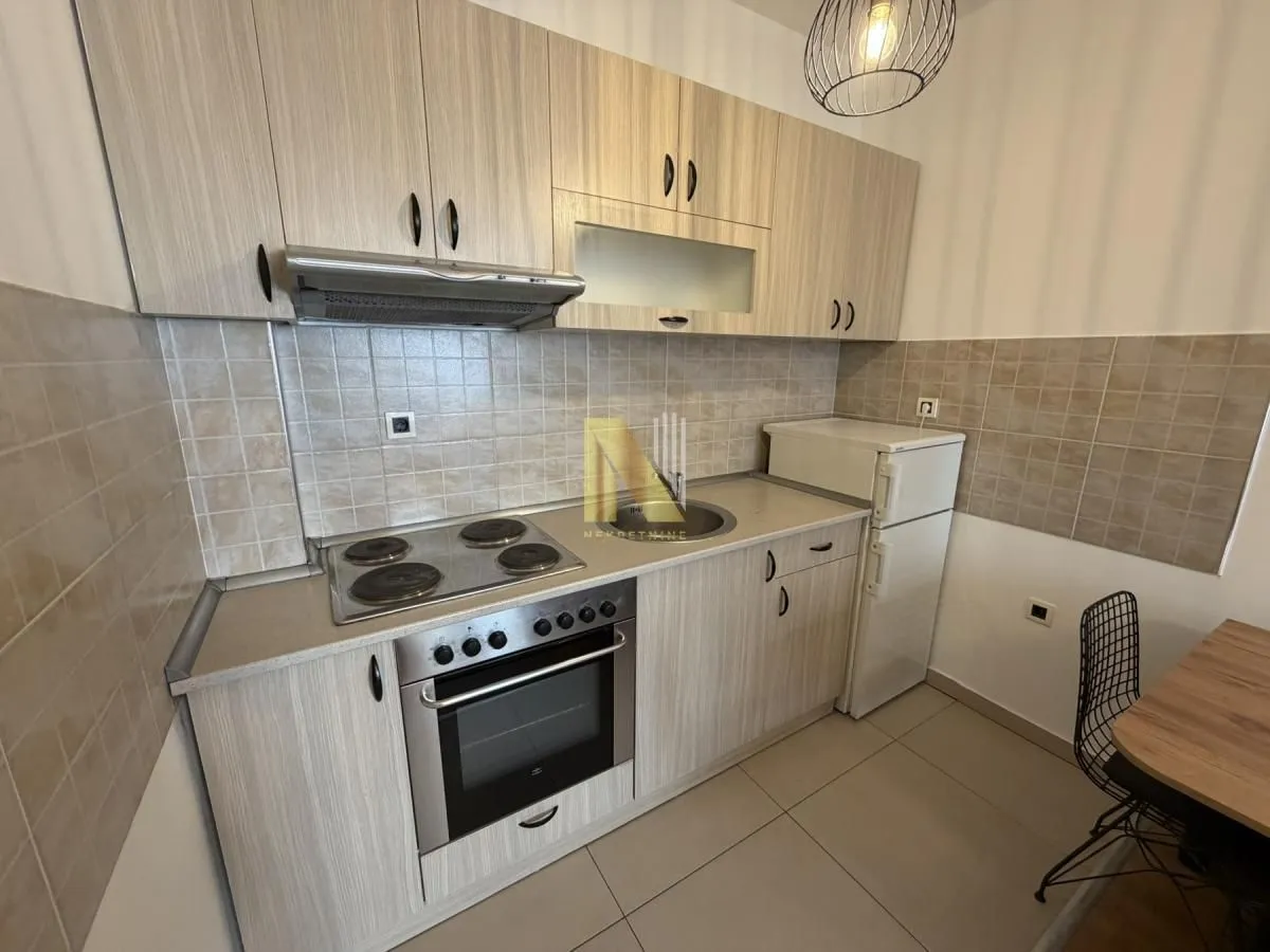 Izdavanje, jednosoban stan, 38m², Sajmište, Novi Sad