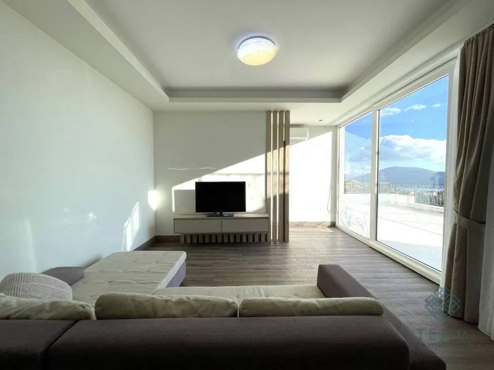 Prodaja, dvosoban stan, 217m², Topla, Herceg Novi