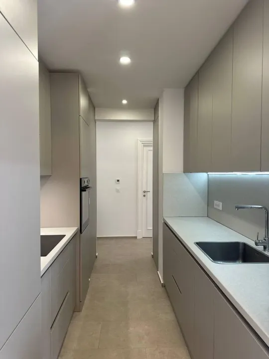 Prodaja, četvorosoban stan, 110m², Tivat, Crna Gora
