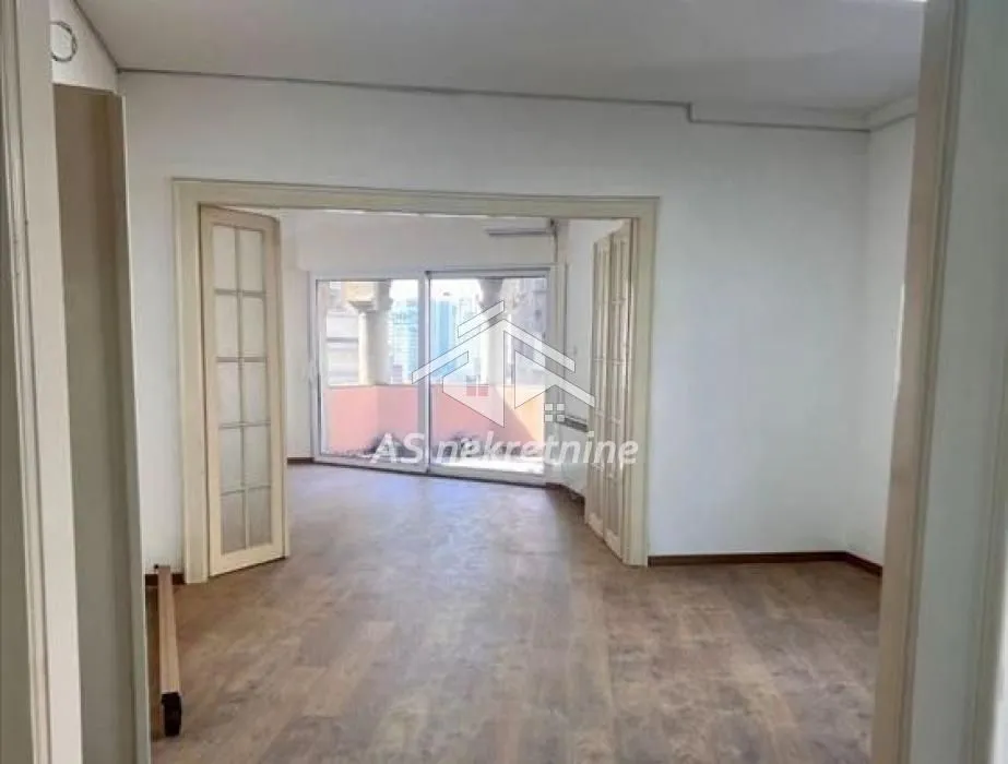 Izdavanje, četvorosoban stan, 107m², Stari Grad, Beograd
