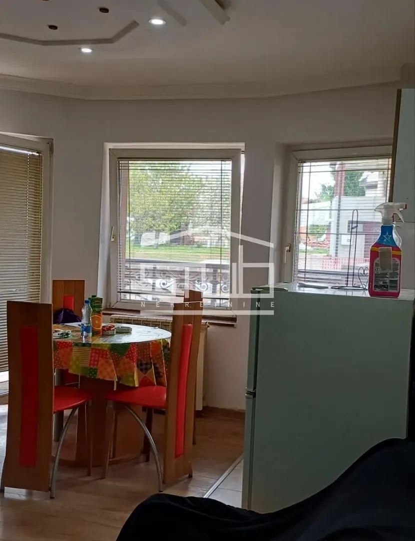 Prodaja, trosoban stan, 79m², Čukarica, Beograd