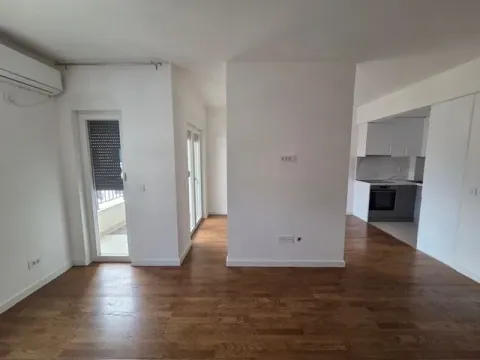 Rent, two bedroom apartment, 72m², Zagorič, Podgorica - image 11