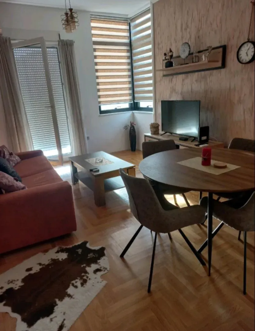 Izdavanje, jednosoban stan, 52m², Kava, Tivat