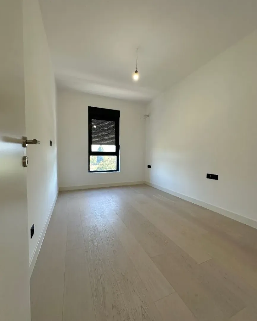 Prodaja, dvosoban stan, 63m², Krivi Most, Podgorica
