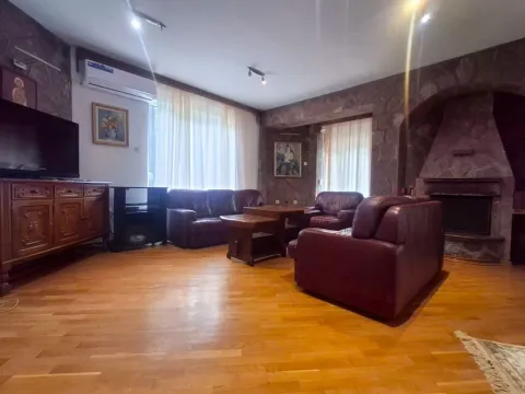 Rent, house, 500m², Gorica C, Podgorica - image 5