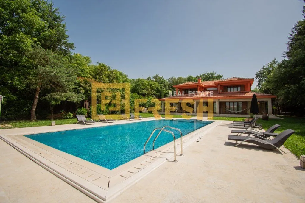 Prodaja, kuća, 400m², Danilovgrad, Crna Gora