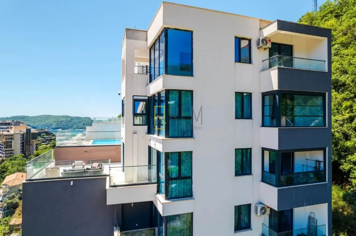 Sale, three bedroom apartment, 184m², Bečići, Budva