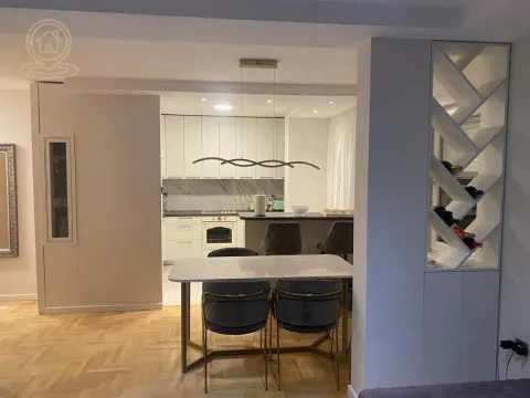 Prodaja, trosoban stan, 99m², Stari grad, Novi Sad - image 4