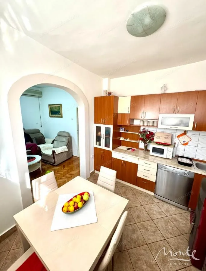 Prodaja, kuća, 70m², Stara Varoš, Podgorica