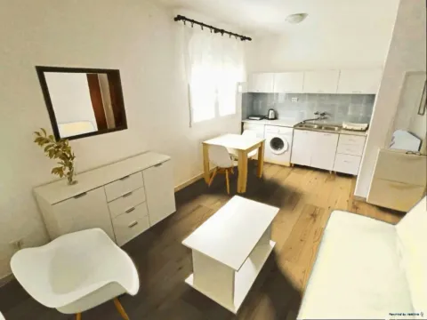 Izdavanje, jednosoban stan, 35m², Lazi, Budva - image 8