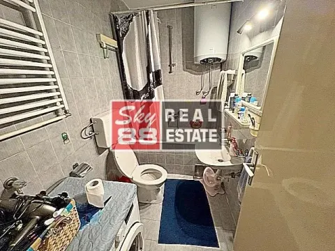 Prodaja, kuća, 280m², Golf Naselje, Beograd - image 13