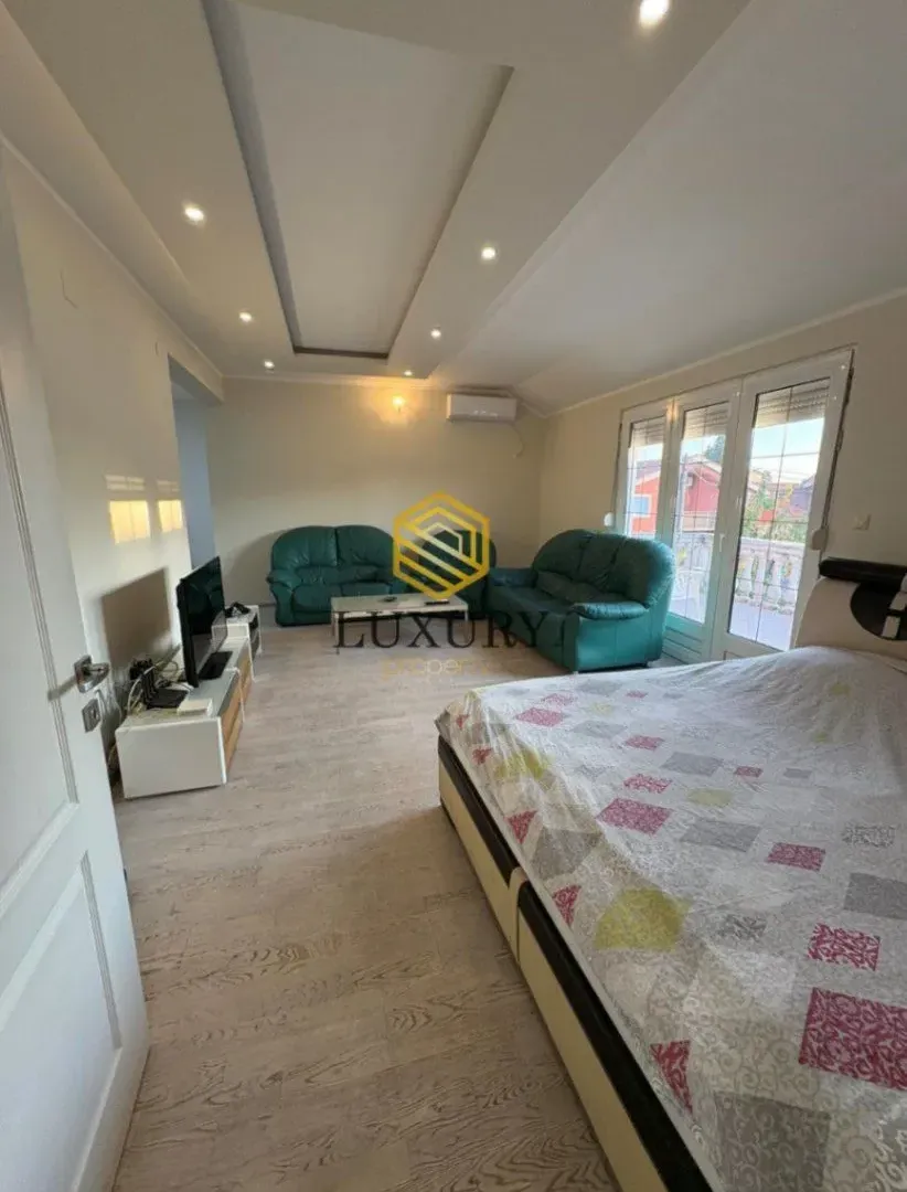 Rent, house, 350m², Zlatica, Podgorica