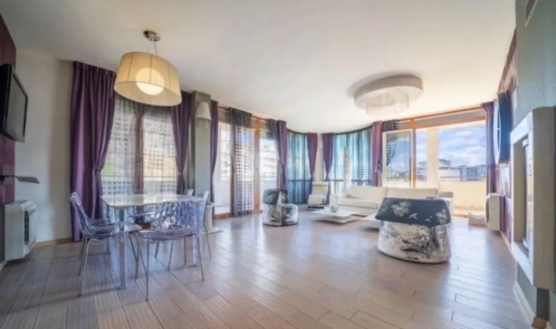 Izdavanje, trosoban stan, 140m², Preko Morače, Podgorica
