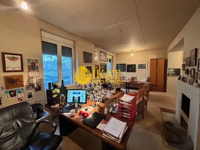 Prodaja, trosoban stan, 86m², Kalenić Pijaca, Vračar Sve Podlokacije