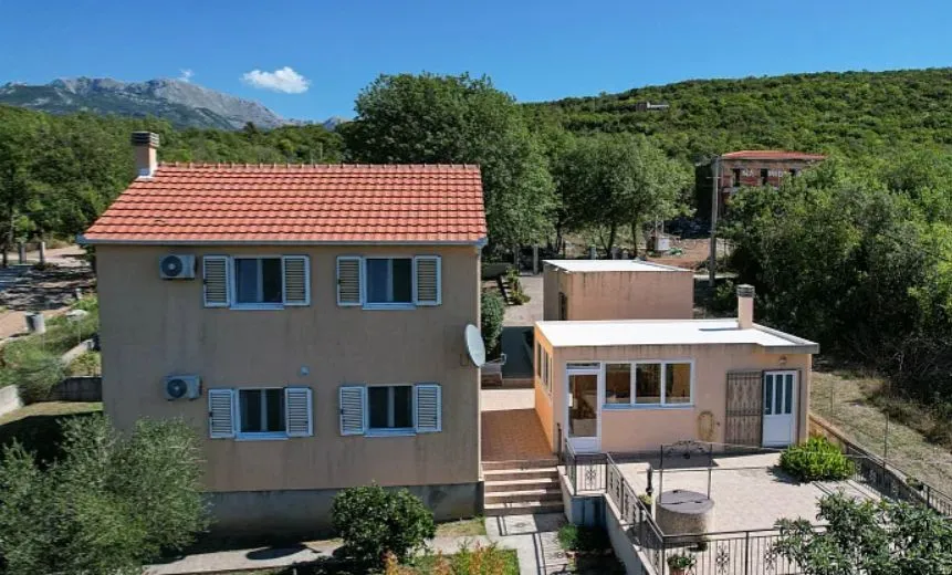 Prodaja, kuća, 169m², Kovači, Kotor