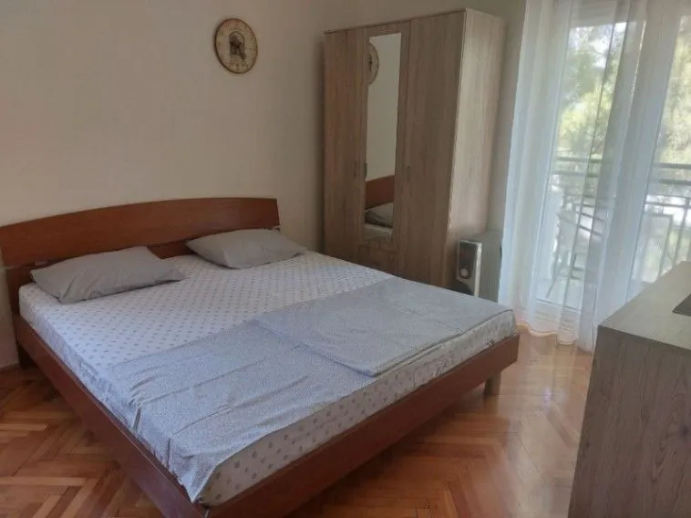 Izdavanje, dvosoban stan, 65m², Centar, Podgorica