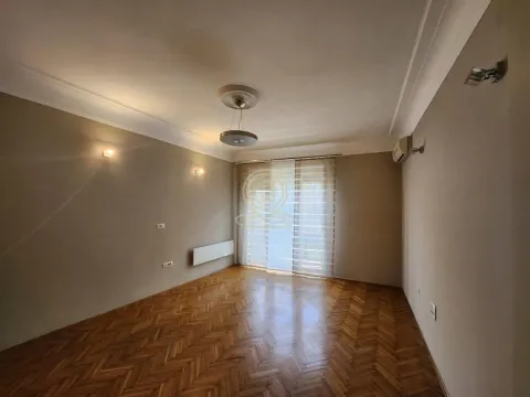Izdavanje, poslovni prostor, 80m², Stari Grad, Beograd - image 9