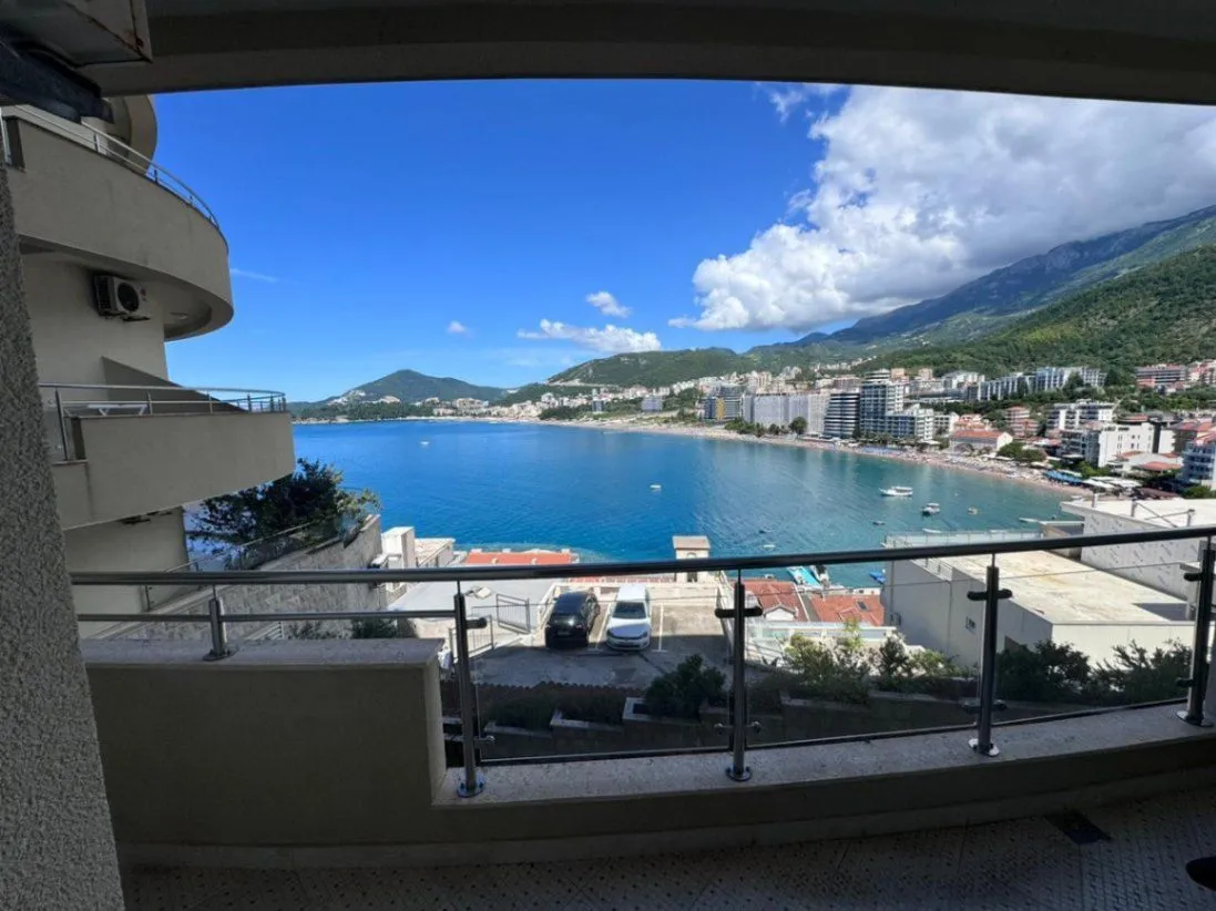 Izdavanje, dvosoban stan, 108m², Rafailovići, Budva
