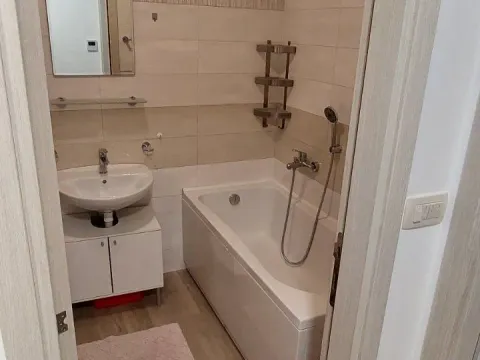 Prodaja, jednosoban stan, 43m², Stari Aerodrom, Podgorica - image 7