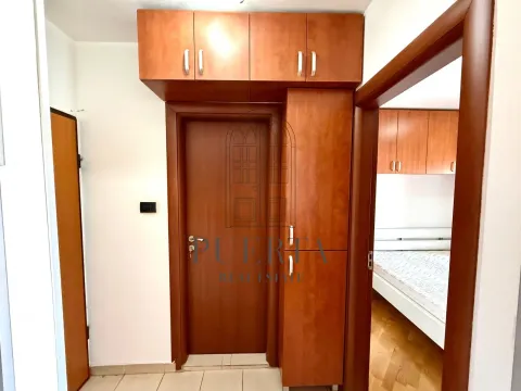 Izdavanje, jednosoban stan, 40m², Kod Big Fashion-a, Podgorica - image 11