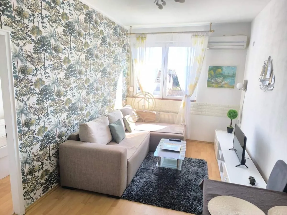 Izdavanje, jednosoban stan, 31m², Centar, Novi Sad