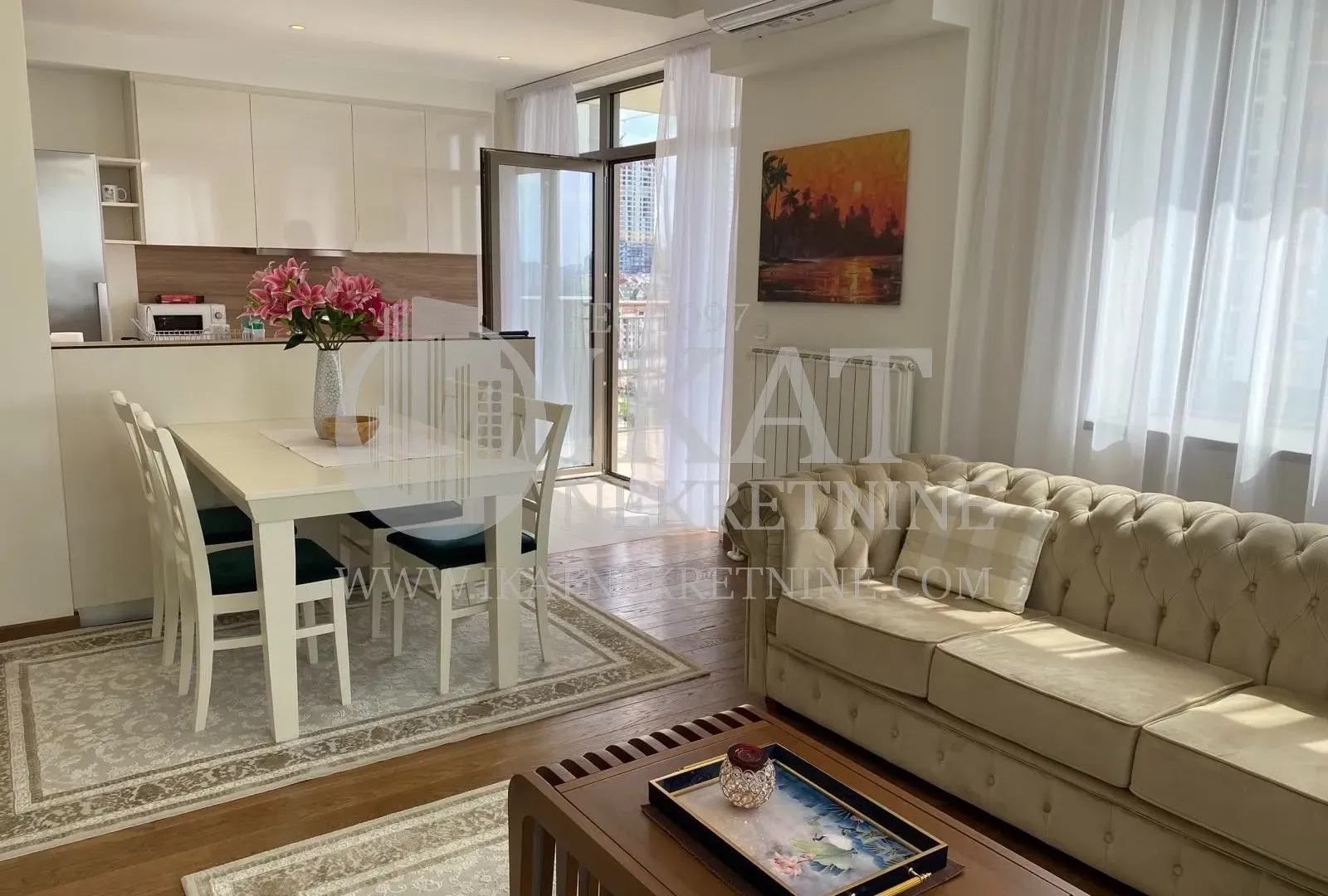 Izdavanje, trosoban stan, 121m², Savski Venac, Beograd