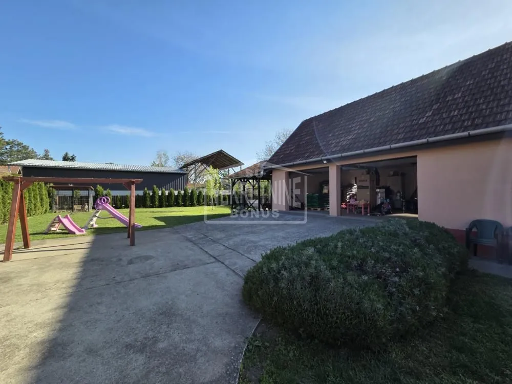 Prodaja, kuća, 180m², Bajmok, Subotica