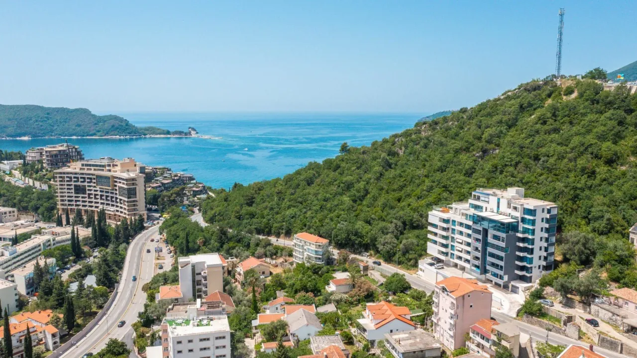 Sale, five bedroom apartment, 300m², Bečići, Budva