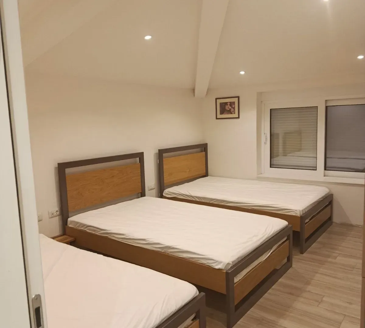Izdavanje, kuća, 100m², Preko Morače, Podgorica