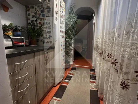 Izdavanje, dvosoban stan, 60m², Blok 6, Podgorica - image 7