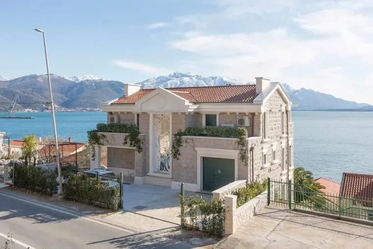 Prodaja, kuća, 470m², Bijela, Herceg Novi